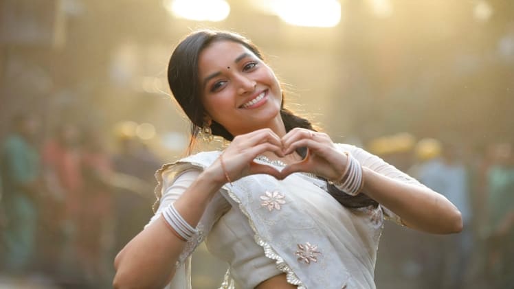 Srinidhi Shetty (KGF) Age, Family, Career, Biography and Hot HD Photos